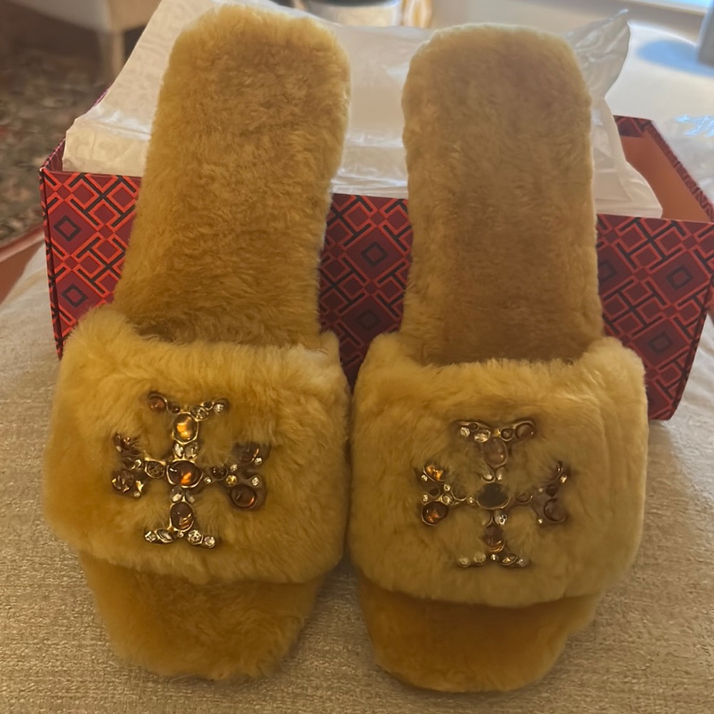 TOTAL LUXURY! Tory Burch Jeweled Shearling Slides